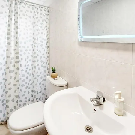 Pet Friendly In With Swimming Pool *